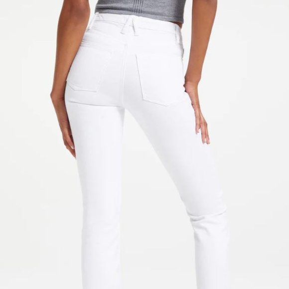 GOOD AMERICAN: GOOD STRAIGHT RAW HEM (WHITE) - Picture 1 of 2